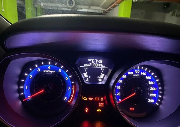 Hyundai Elantra cena 27000 przebieg: 213800, rok produkcji 2012 z Warszawa małe 46
